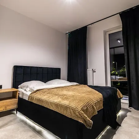 Exclusive Place With Underground Parking And Terrace オシフィエンチム